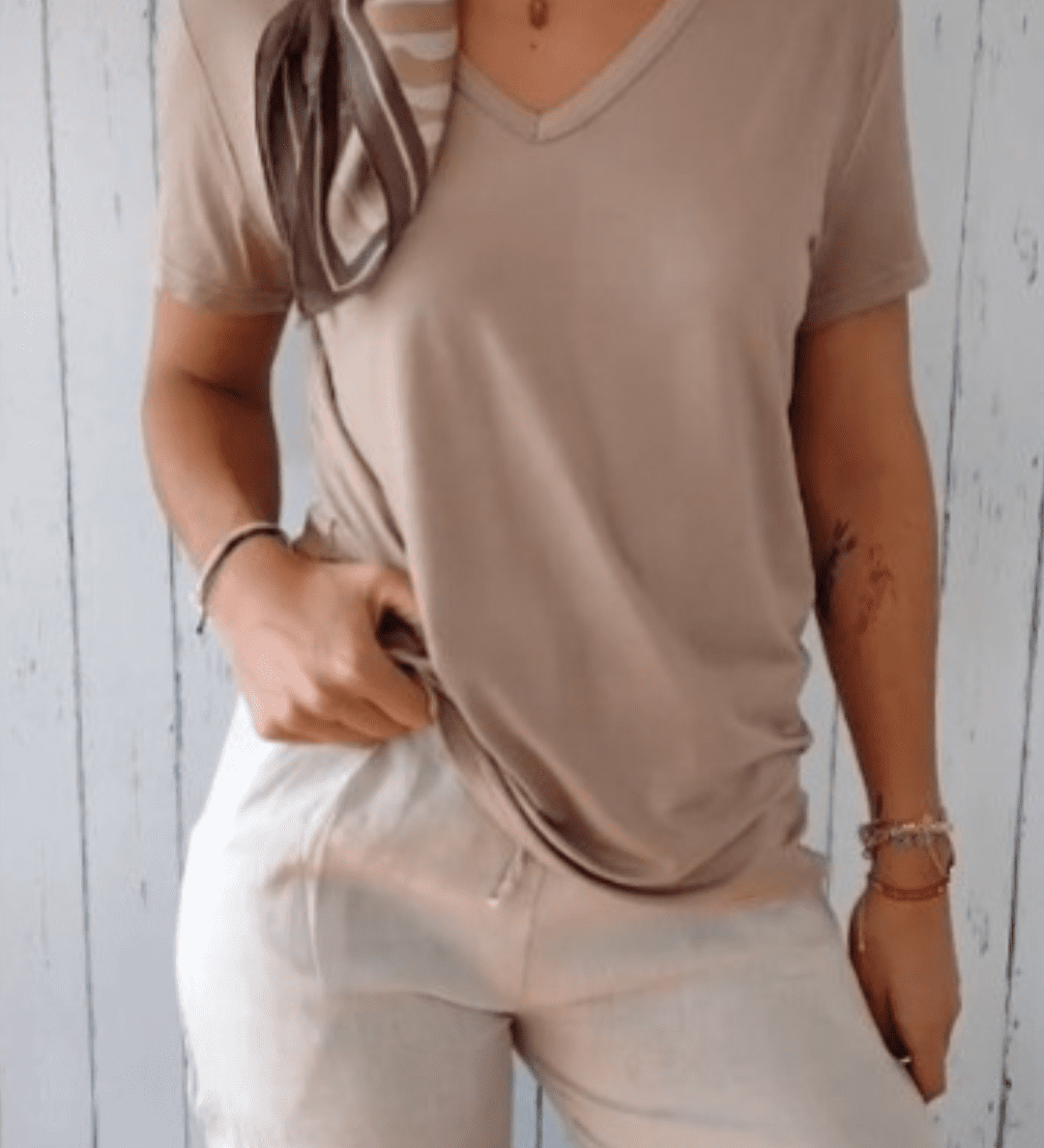 アバ™ 夏の快適で柔らかいTシャツ