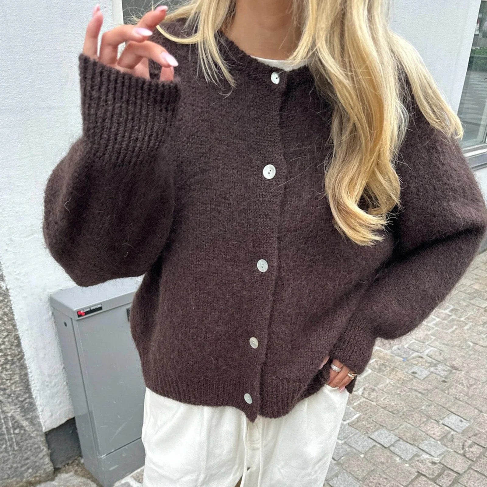 カーディガン ファジー™ | 寒い日のための柔らかさとスタイル